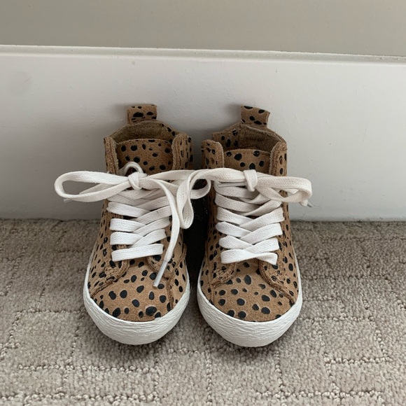 Piper Finn Sneakers - Picture 2 of 2